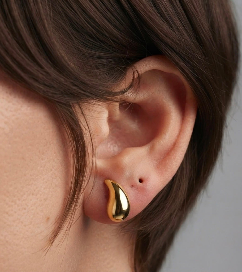 The Gold Teardrop Studs - Medium